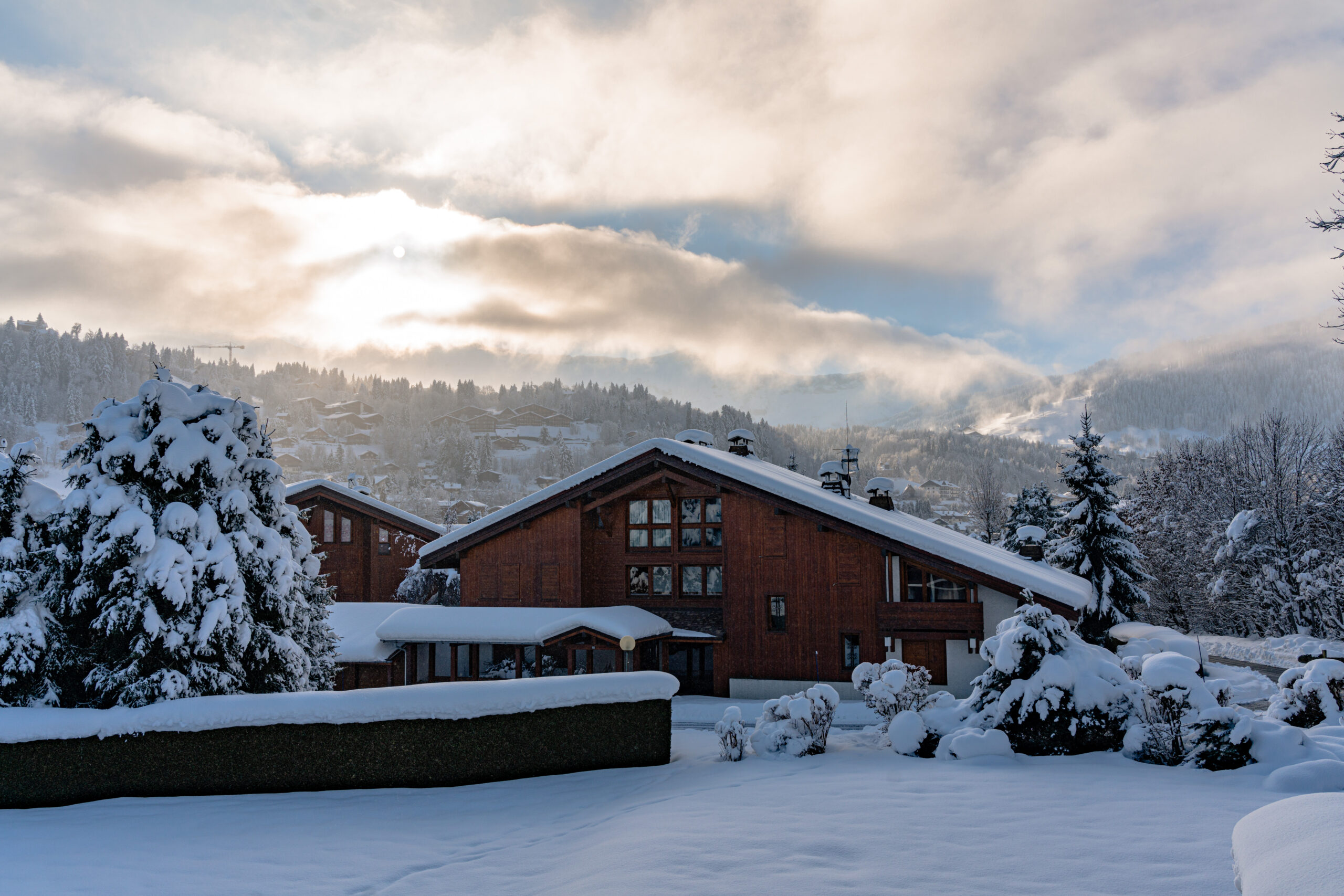 Vue dégagée sur les montagnes depuis le secteur résidentiel du Jaillet, location de vacances Megève.