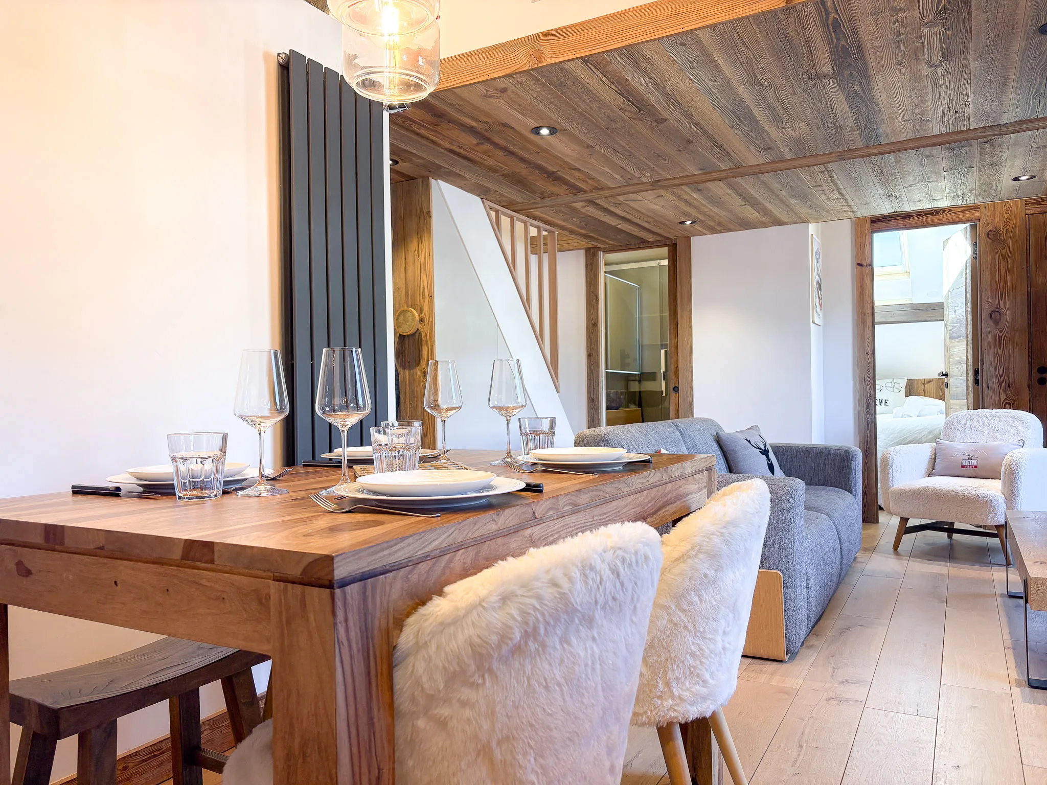 Salle a manger appartement central Megeve Les Peupliers