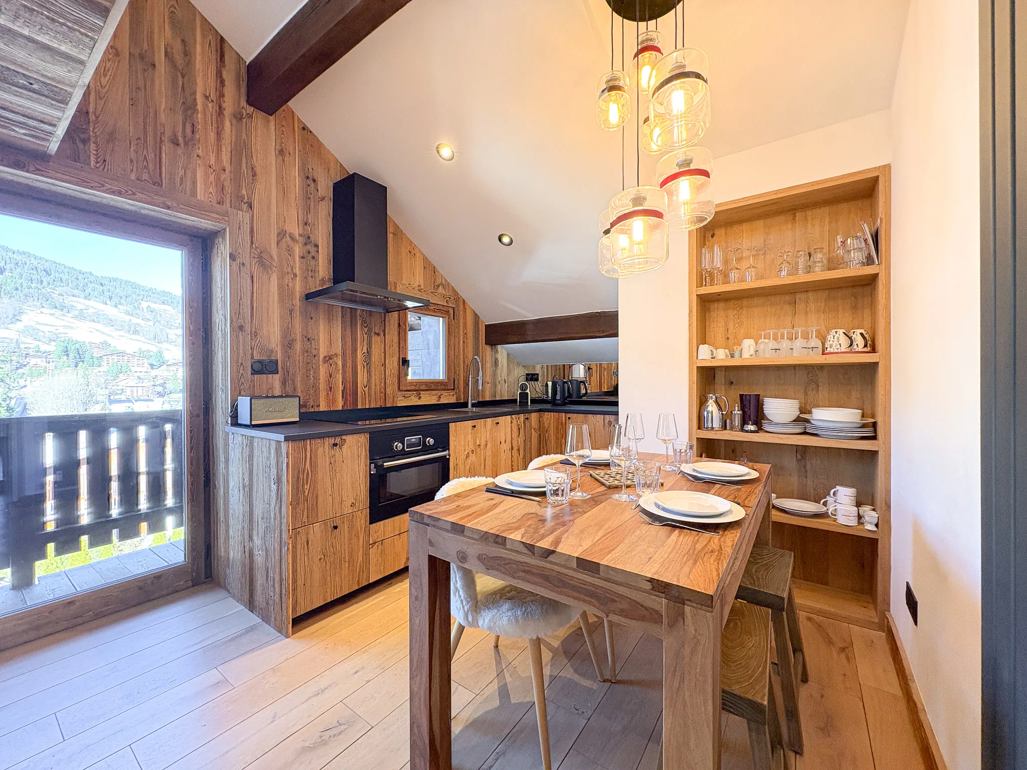 Cuisine appartement central Megeve Les Peupliers